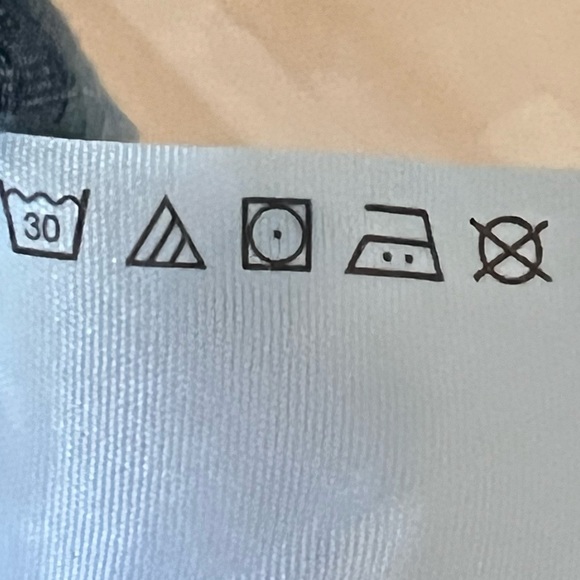 Hollister Plaid Poplin Long Sleeve Button Down Shirt - Picture 13 of 14